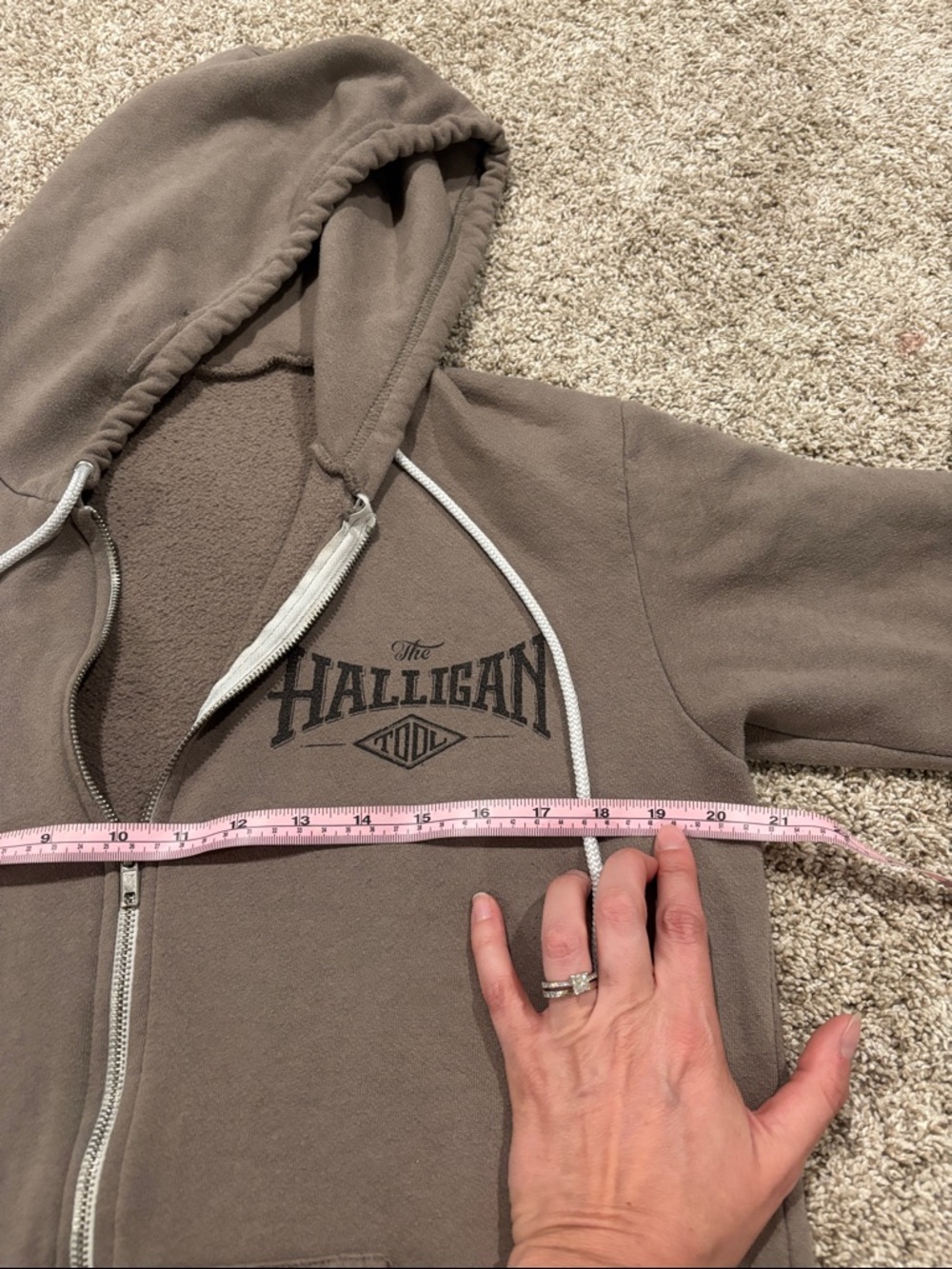 ⭐️2/$10 - zip up - Picture 7 of 8
